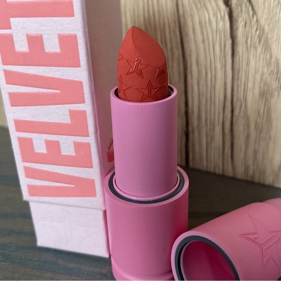 Ranch Girl Velvet Trap Lipstick by Jeffree Star - New in Box - Picture 4 of 4